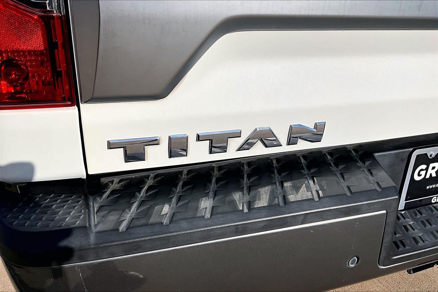 2021 Nissan Titan photo 30 of 35