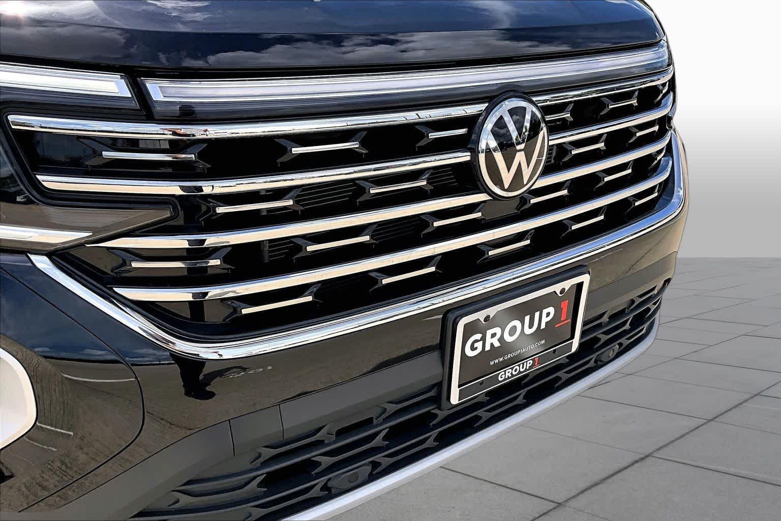 2025 Volkswagen Atlas photo 29 of 34