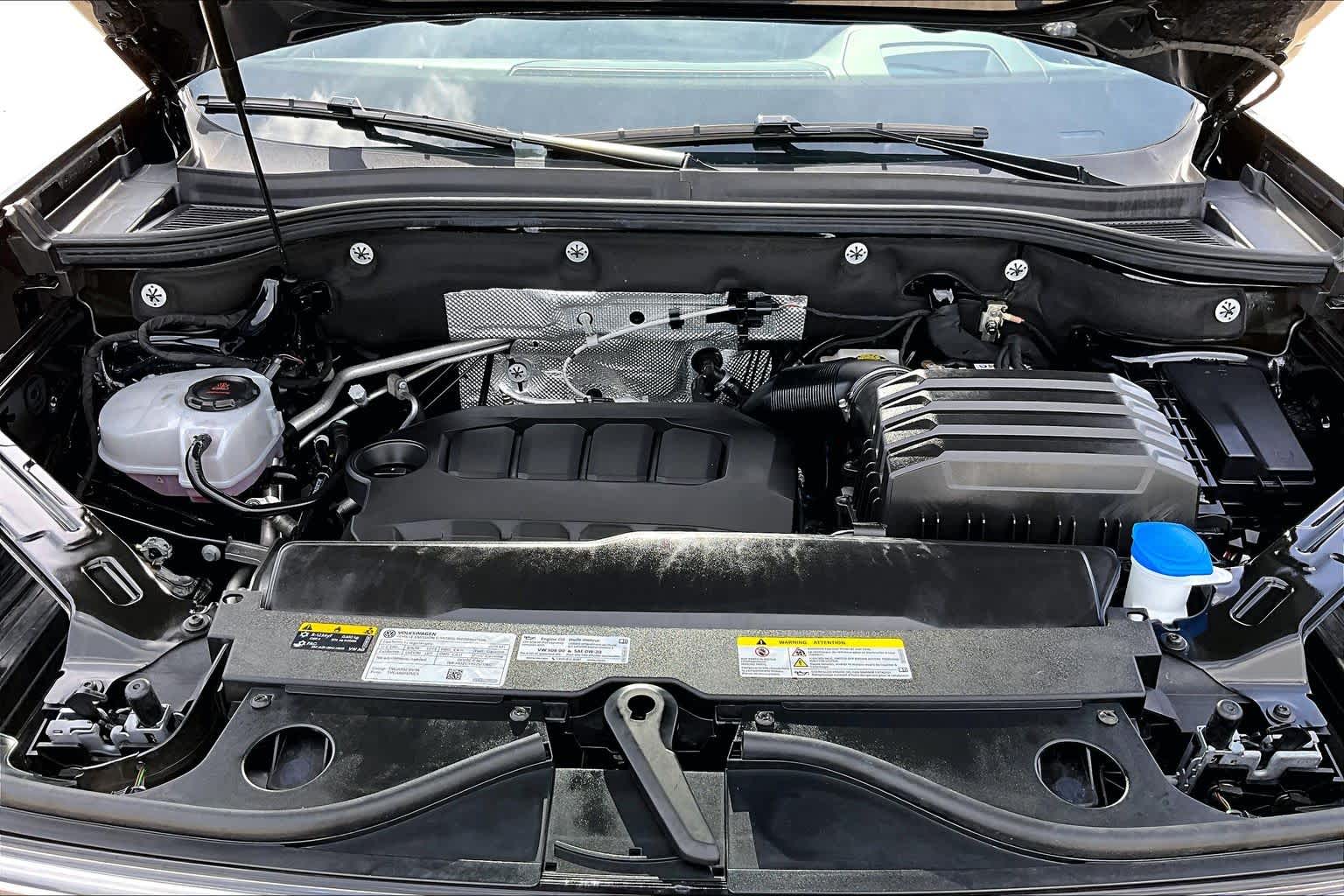 2025 Volkswagen Atlas photo 31 of 34