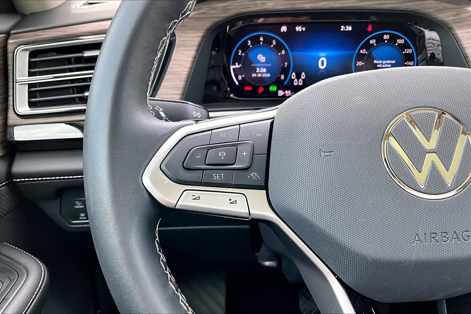 2025 Volkswagen Atlas photo 23 of 34