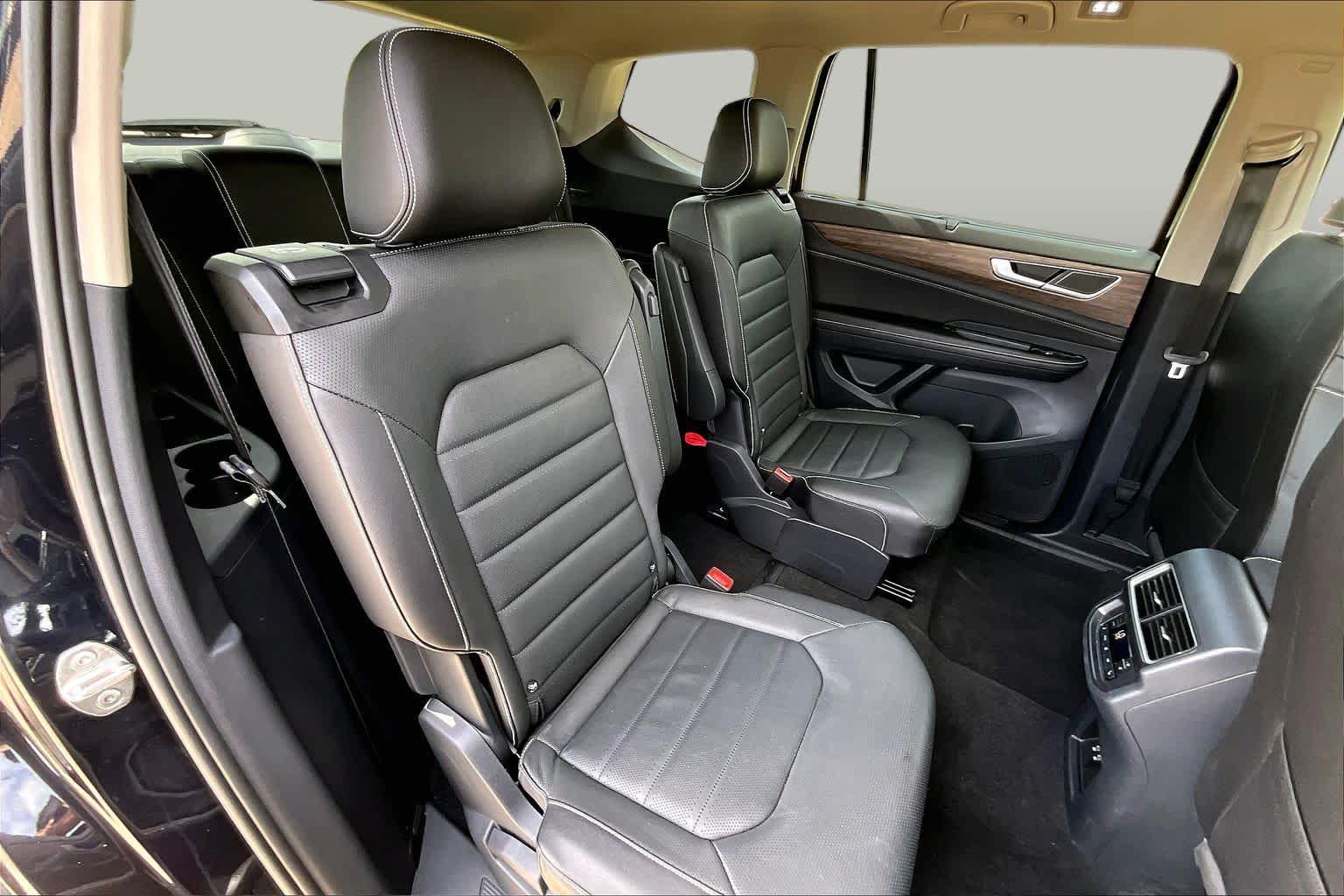 2025 Volkswagen Atlas photo 19 of 34