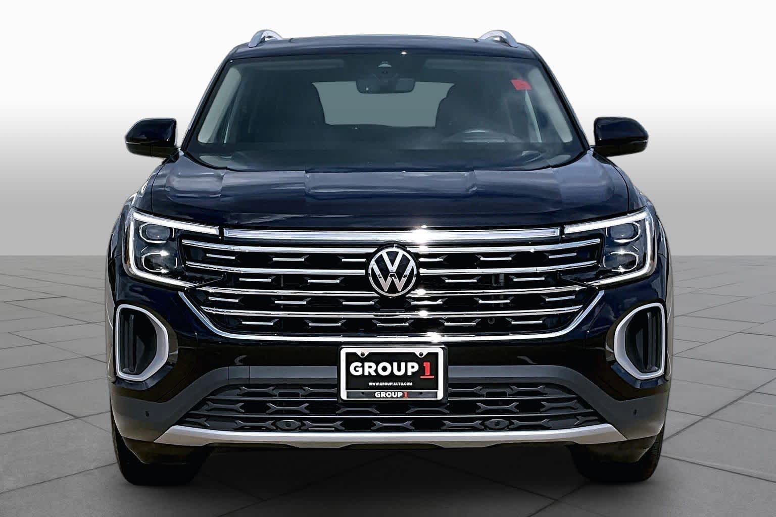 2025 Volkswagen Atlas photo 4 of 34