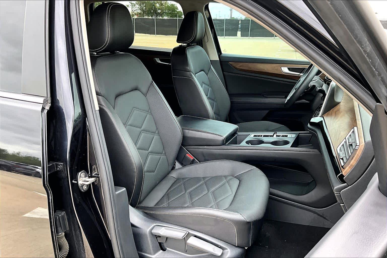 2024 Volkswagen Atlas 2.0T SE Deep Black Pearl at AutoNation Chrysler Jeep Dodge Ram Spring