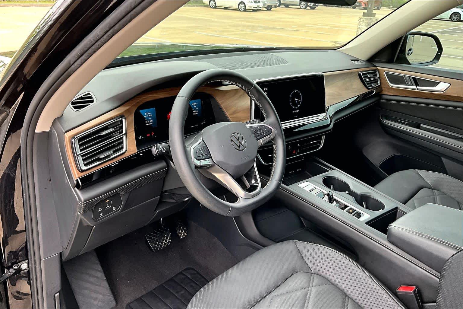 2024 Volkswagen Atlas 2.0T SE Deep Black Pearl at AutoNation Chrysler Jeep Dodge Ram Spring