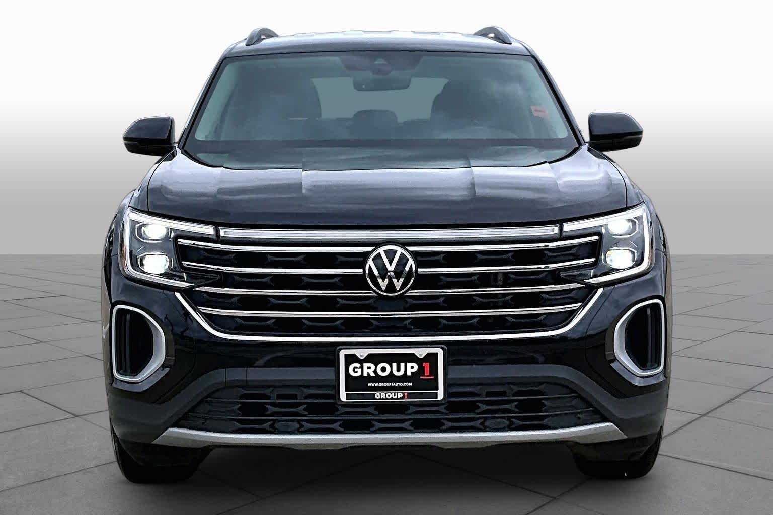 2024 Volkswagen Atlas 2.0T SE Deep Black Pearl at AutoNation Chrysler Jeep Dodge Ram Spring