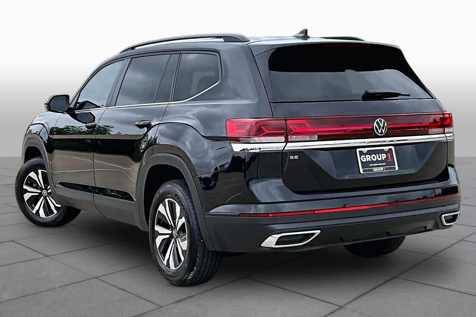 2024 Volkswagen Atlas 2.0T SE Deep Black Pearl at AutoNation Chrysler Jeep Dodge Ram Spring
