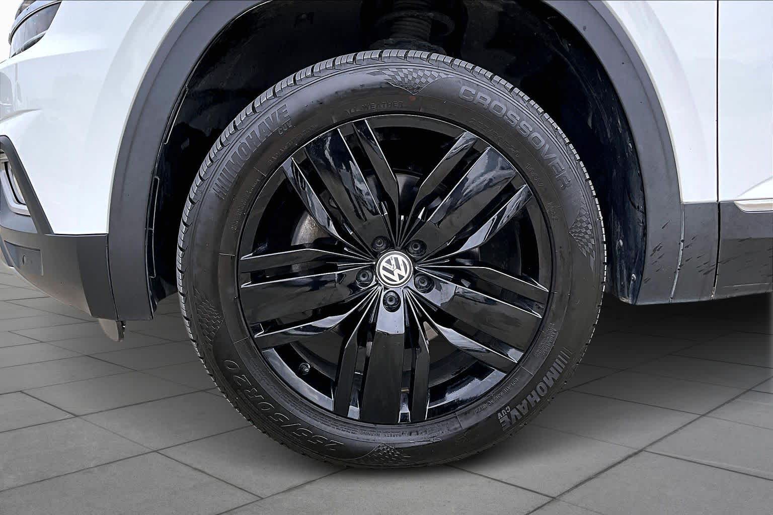 2019 Volkswagen Atlas 3.6L V6 SEL Pure White at Mercedes-Benz of Houston North