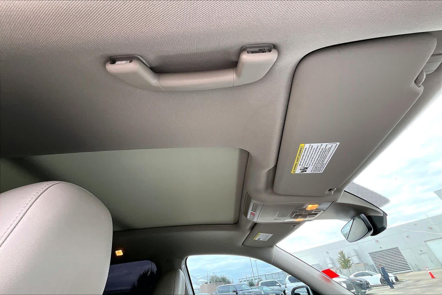 2019 Volkswagen Atlas 3.6L V6 SEL Pure White at Mercedes-Benz of Houston North