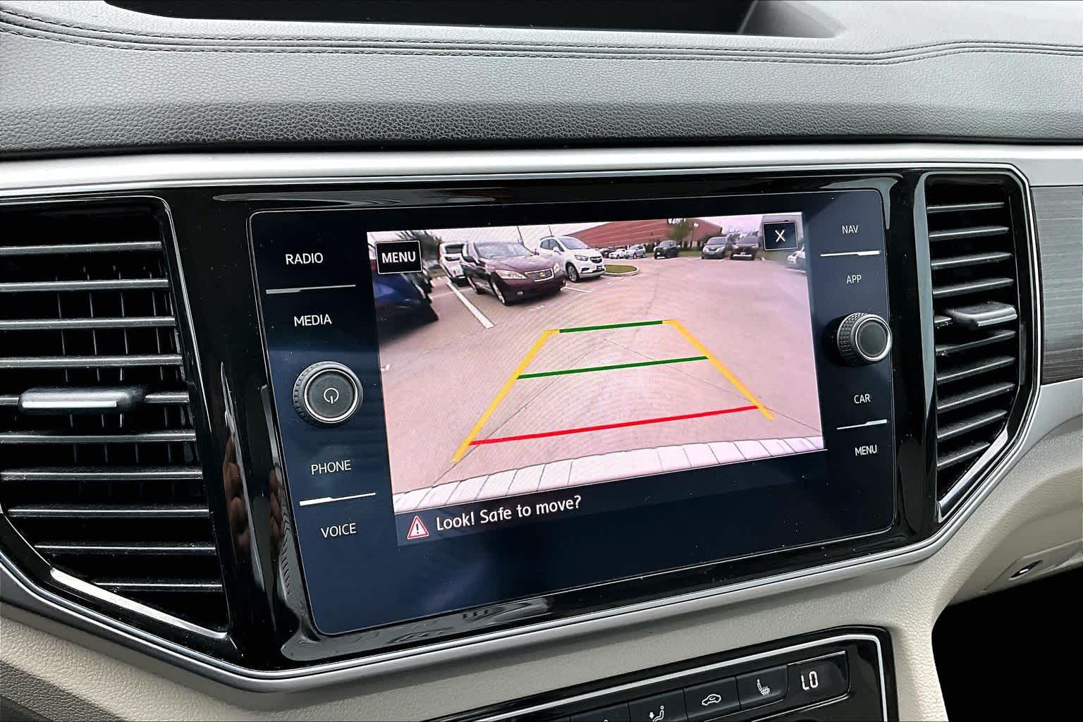 2019 Volkswagen Atlas 3.6L V6 SEL Pure White at Mercedes-Benz of Houston North