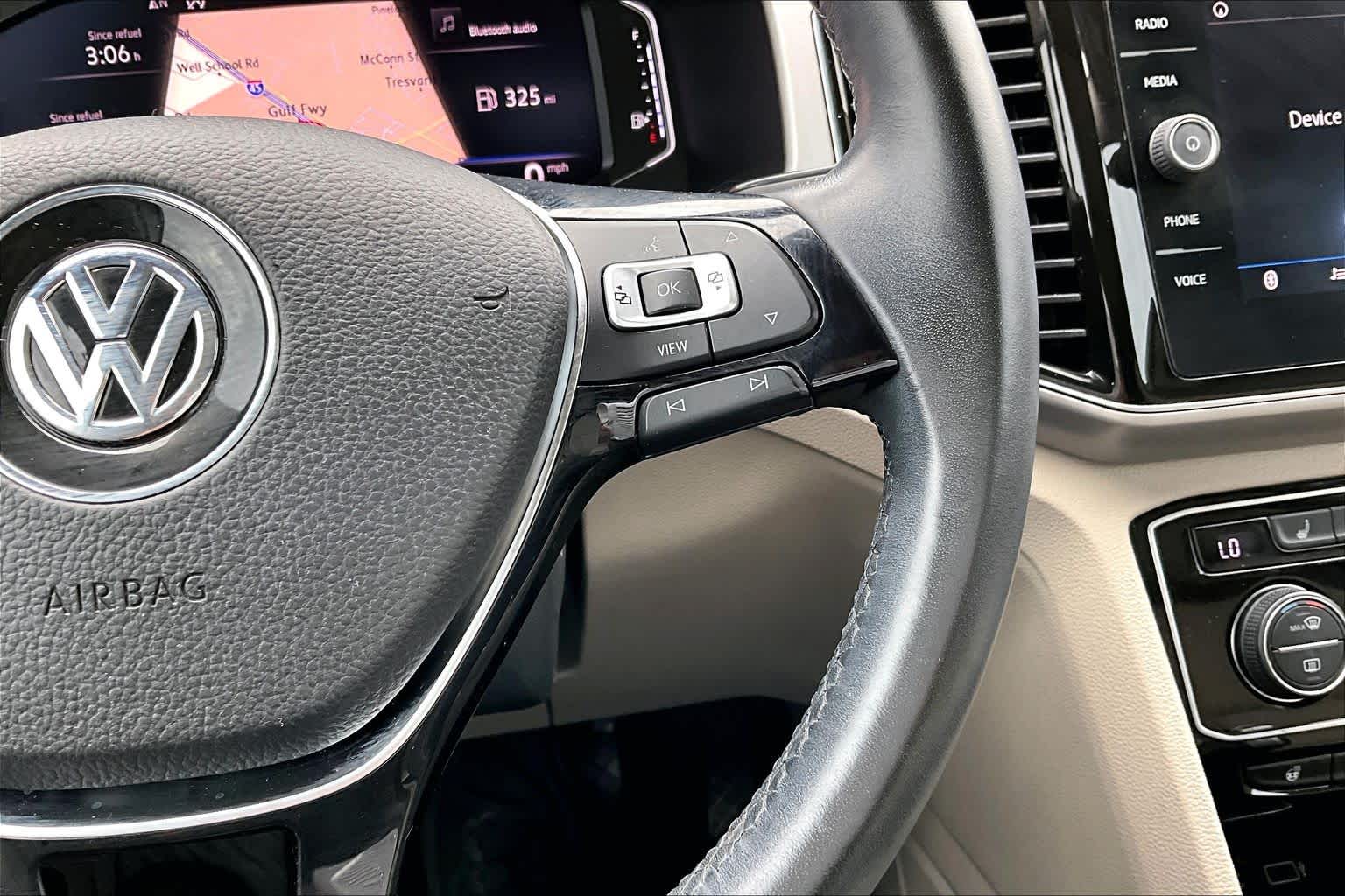 2019 Volkswagen Atlas 3.6L V6 SEL Pure White at Mercedes-Benz of Houston North