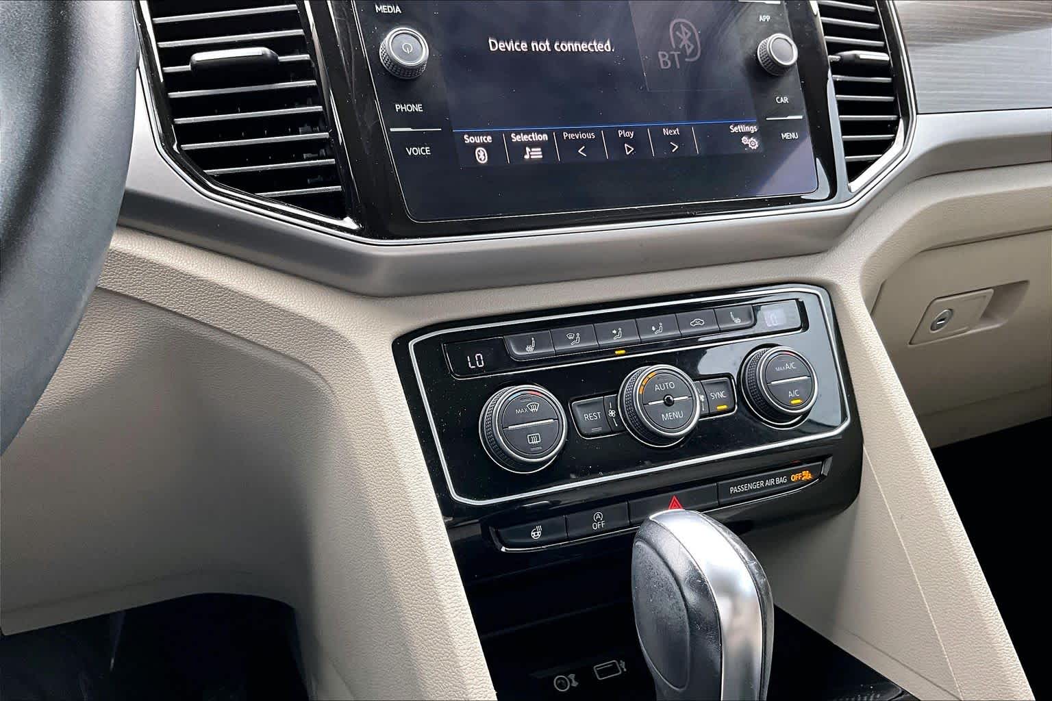 2019 Volkswagen Atlas 3.6L V6 SEL Pure White at Mercedes-Benz of Houston North