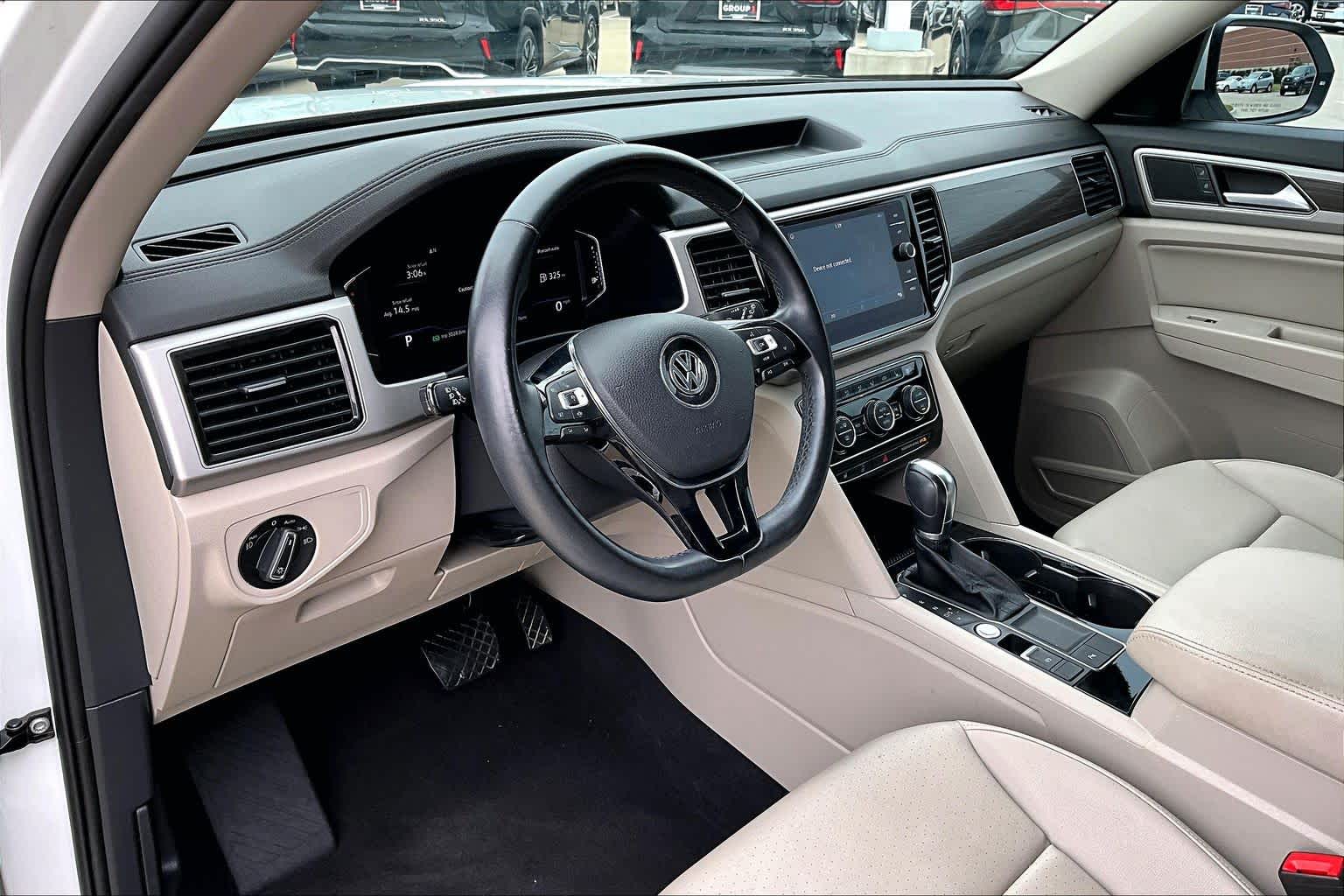 2019 Volkswagen Atlas 3.6L V6 SEL Pure White at Mercedes-Benz of Houston North