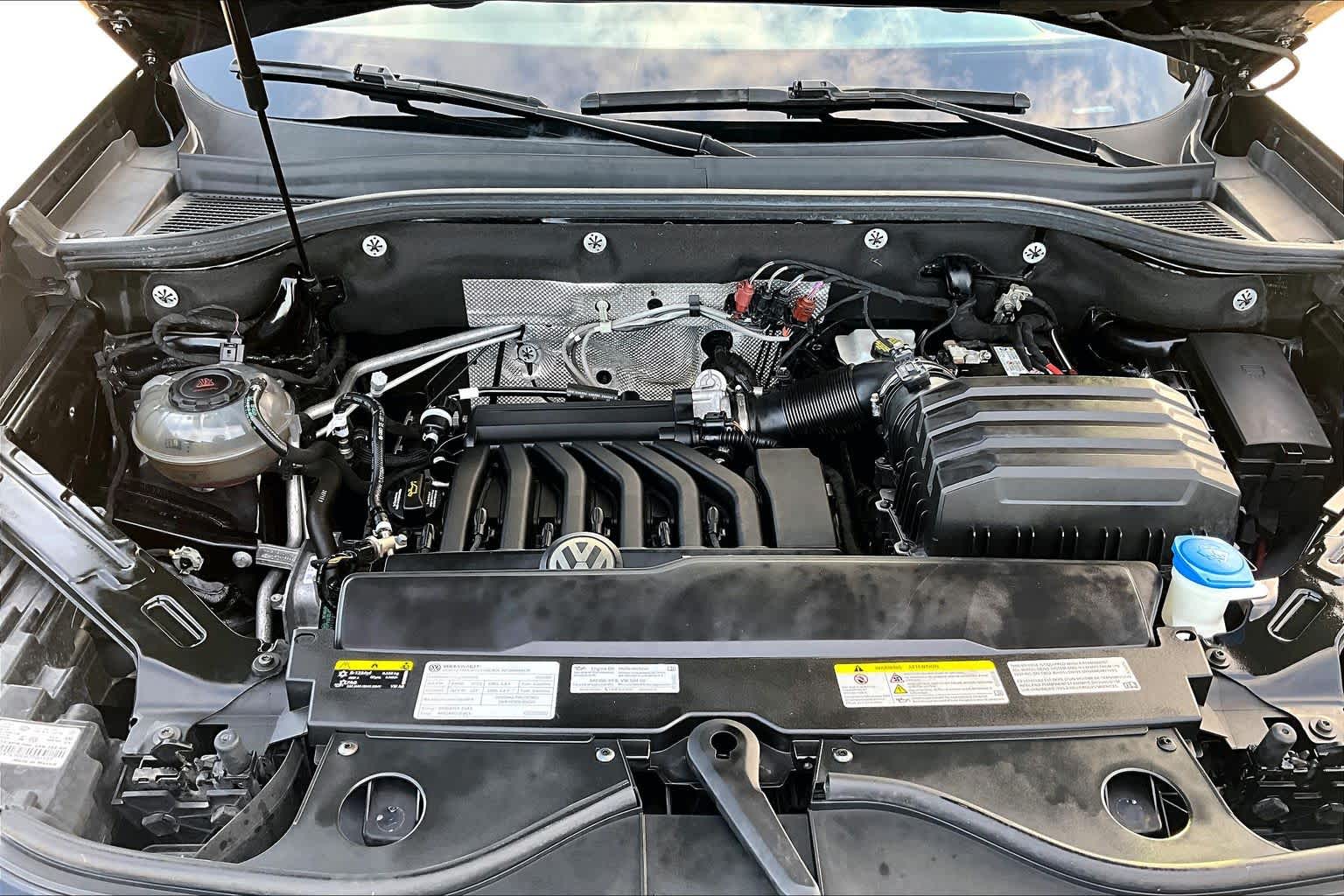 2021 Volkswagen Atlas Cross Sport photo 32 of 36