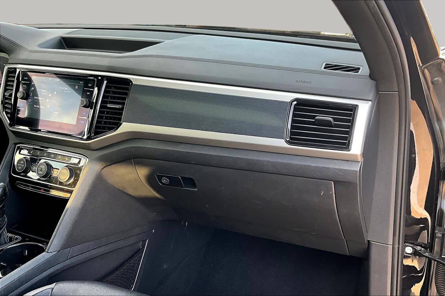 2021 Volkswagen Atlas Cross Sport photo 19 of 36