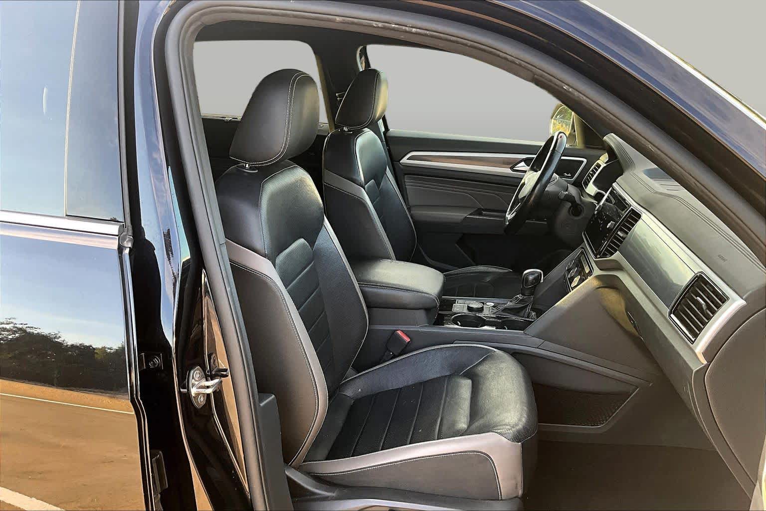 2021 Volkswagen Atlas Cross Sport photo 9 of 36