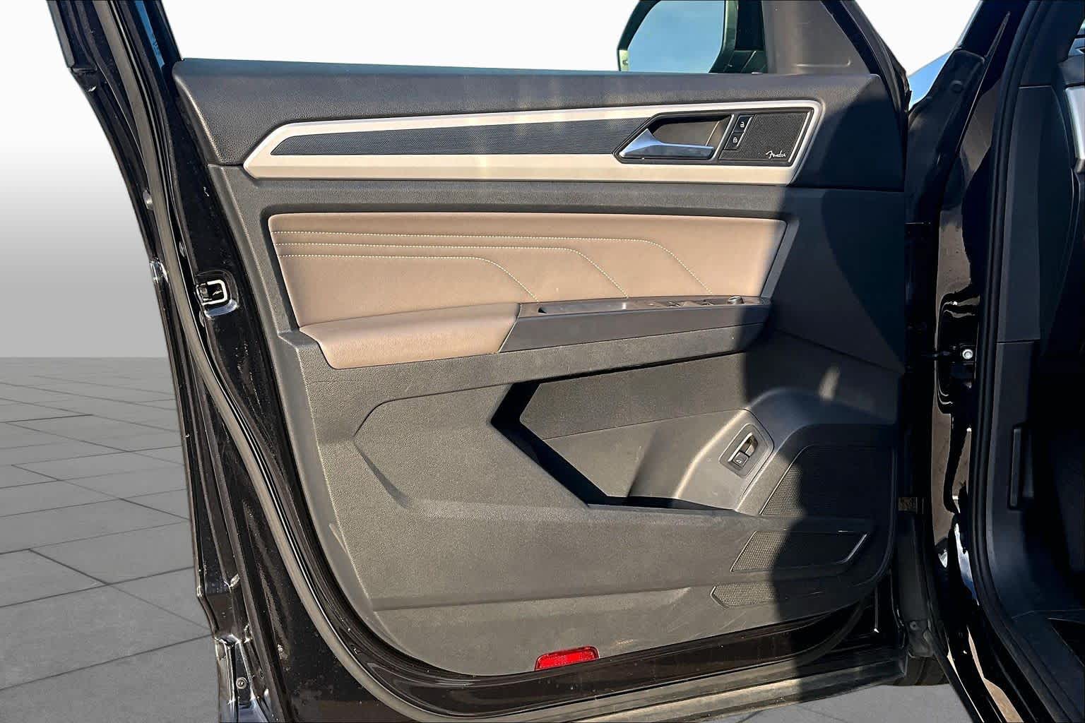 2021 Volkswagen Atlas Cross Sport photo 22 of 36