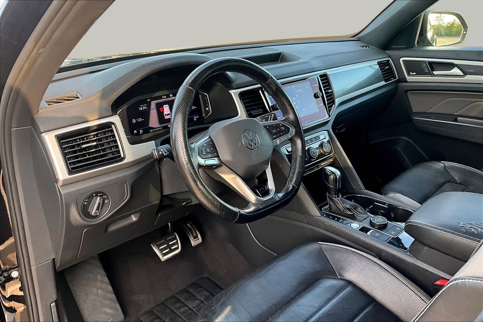 2021 Volkswagen Atlas Cross Sport photo 18 of 36