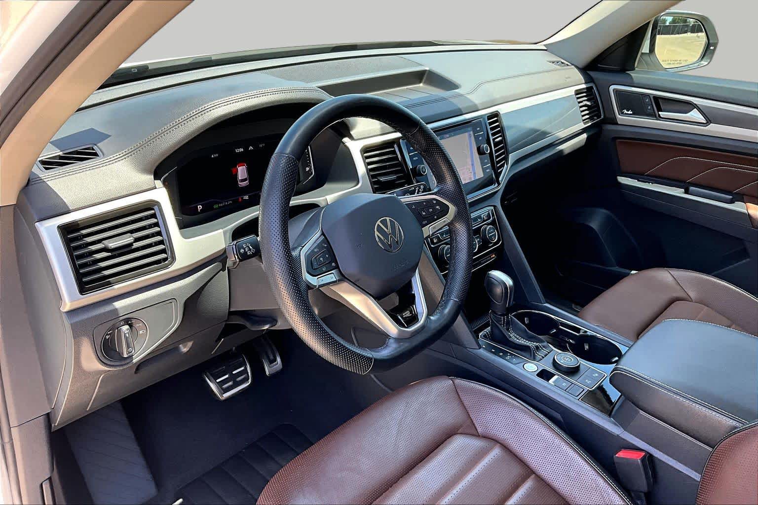 2023 Volkswagen Atlas 3.6L V6 SEL Premium R-Line Opal White Pearl at Beck & Masten Kia