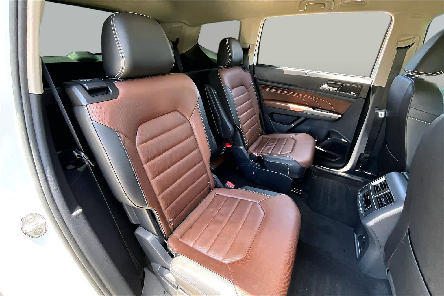 2023 Volkswagen Atlas 3.6L V6 SEL Premium R-Line Opal White Pearl at Beck & Masten Kia