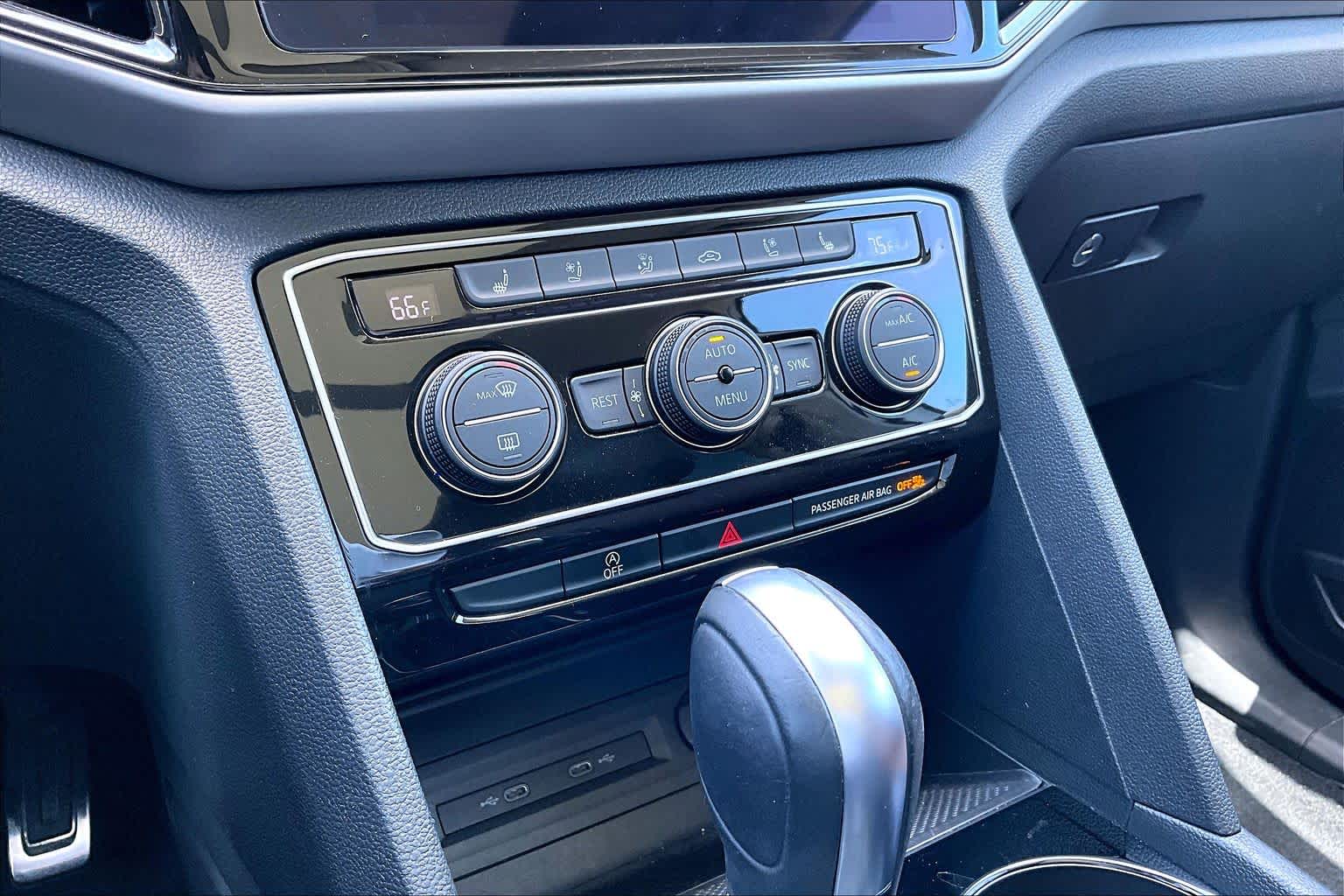 2023 Volkswagen Atlas 3.6L V6 SEL Premium R-Line Opal White Pearl at Beck & Masten Kia