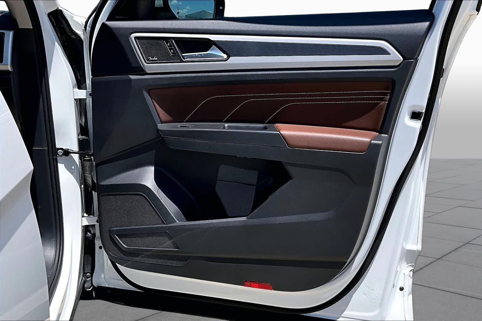 2023 Volkswagen Atlas 3.6L V6 SEL Premium R-Line Opal White Pearl at Beck & Masten Kia