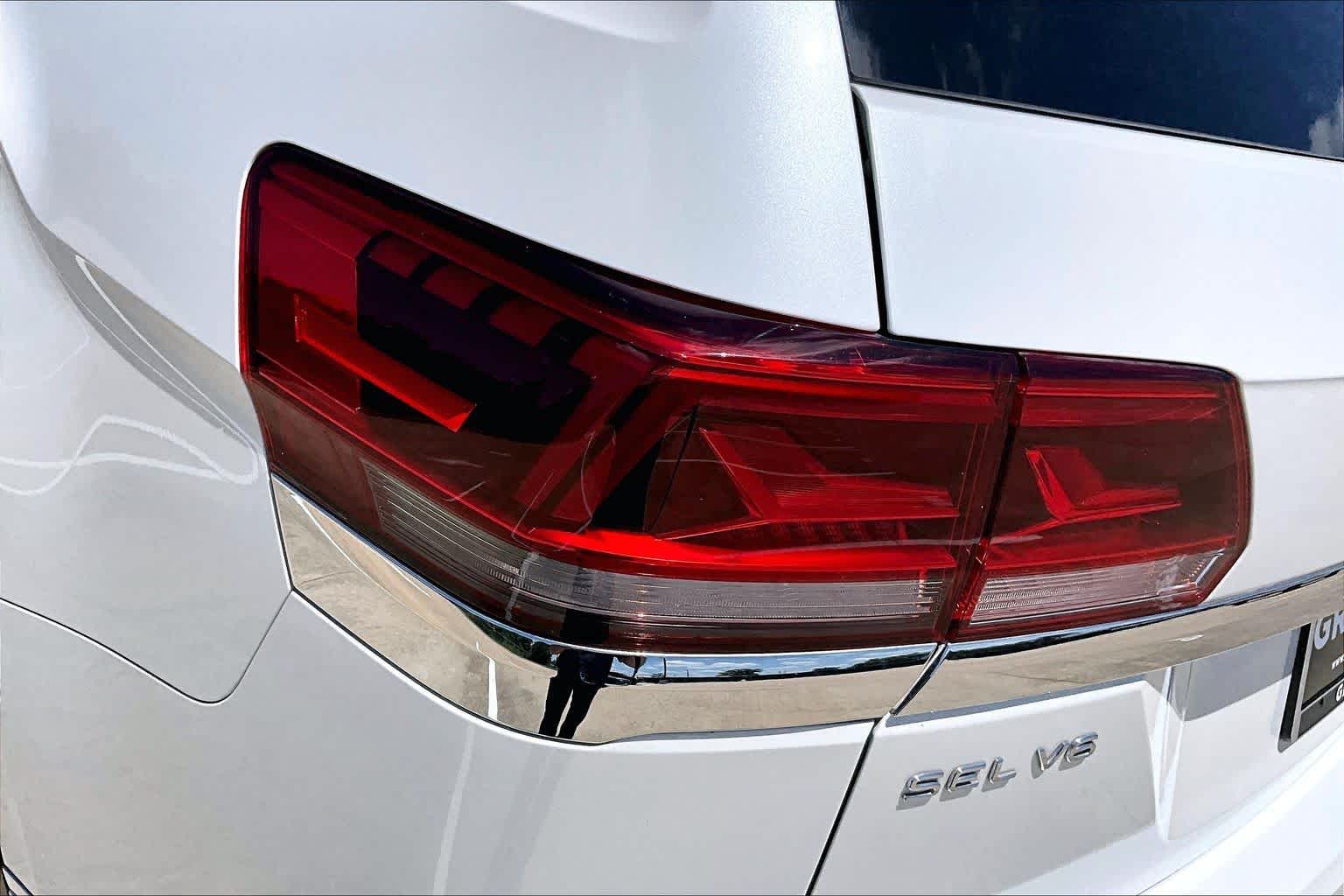 2023 Volkswagen Atlas 3.6L V6 SEL Premium R-Line Opal White Pearl at Beck & Masten Kia
