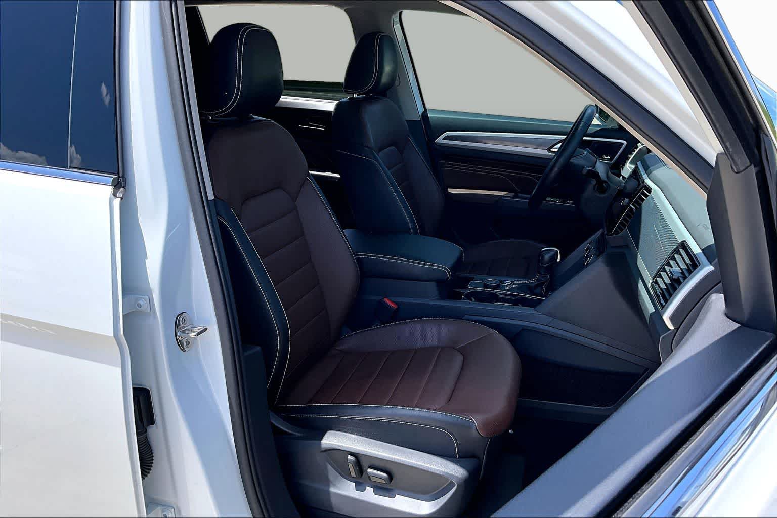 2023 Volkswagen Atlas 3.6L V6 SEL Premium R-Line Opal White Pearl at Group 1 GMC Buick South
