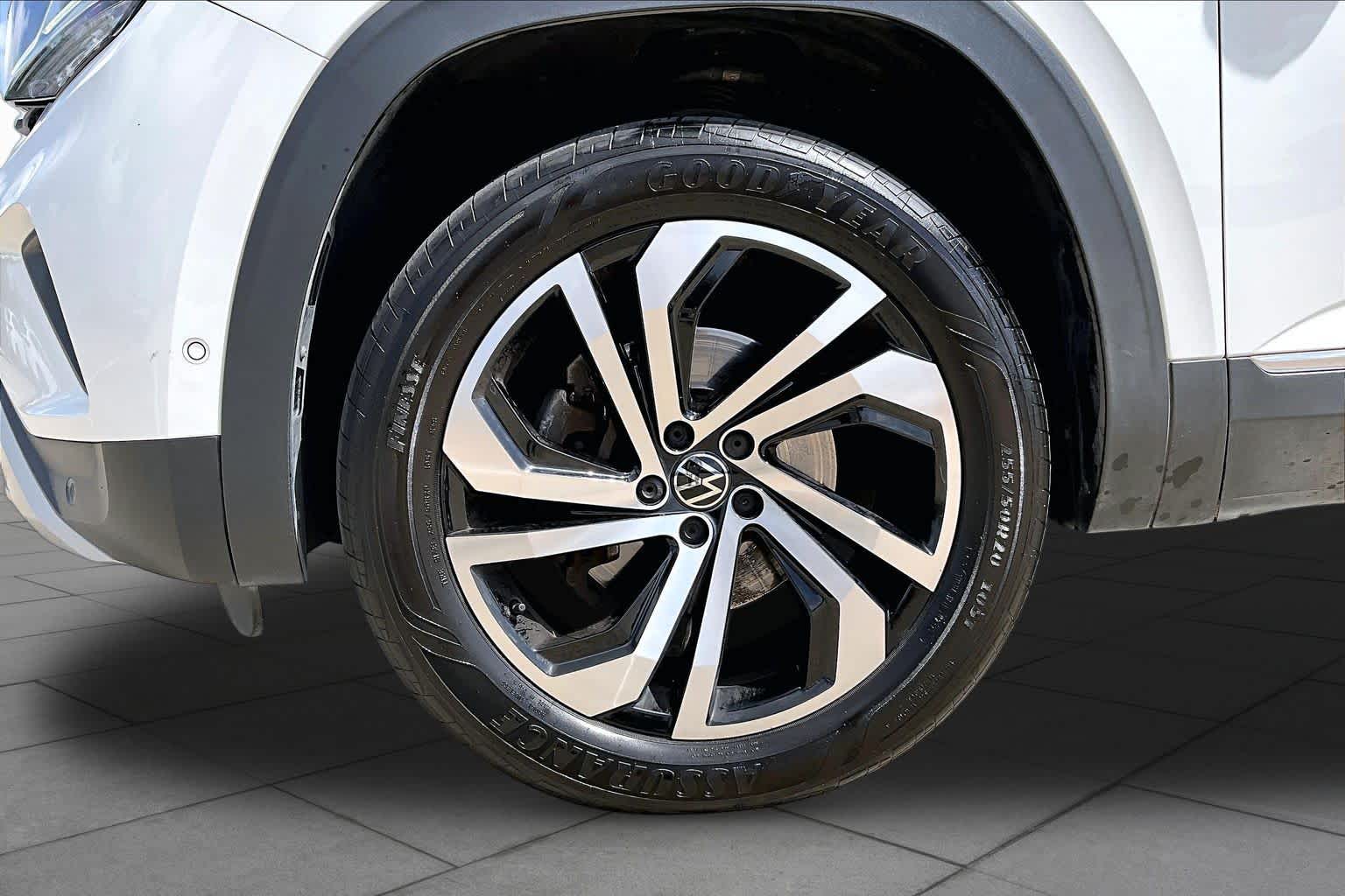 2020 Volkswagen Atlas Cross Sport 3.6L V6 SEL Premium Pure White at AutoNation USA Katy