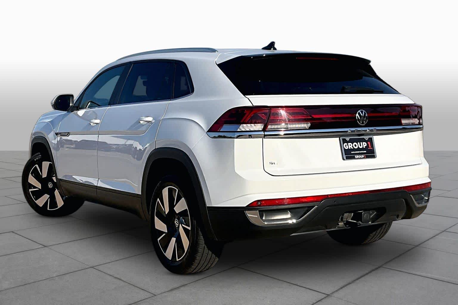 2024 Volkswagen Atlas Cross Sport photo 12 of 36
