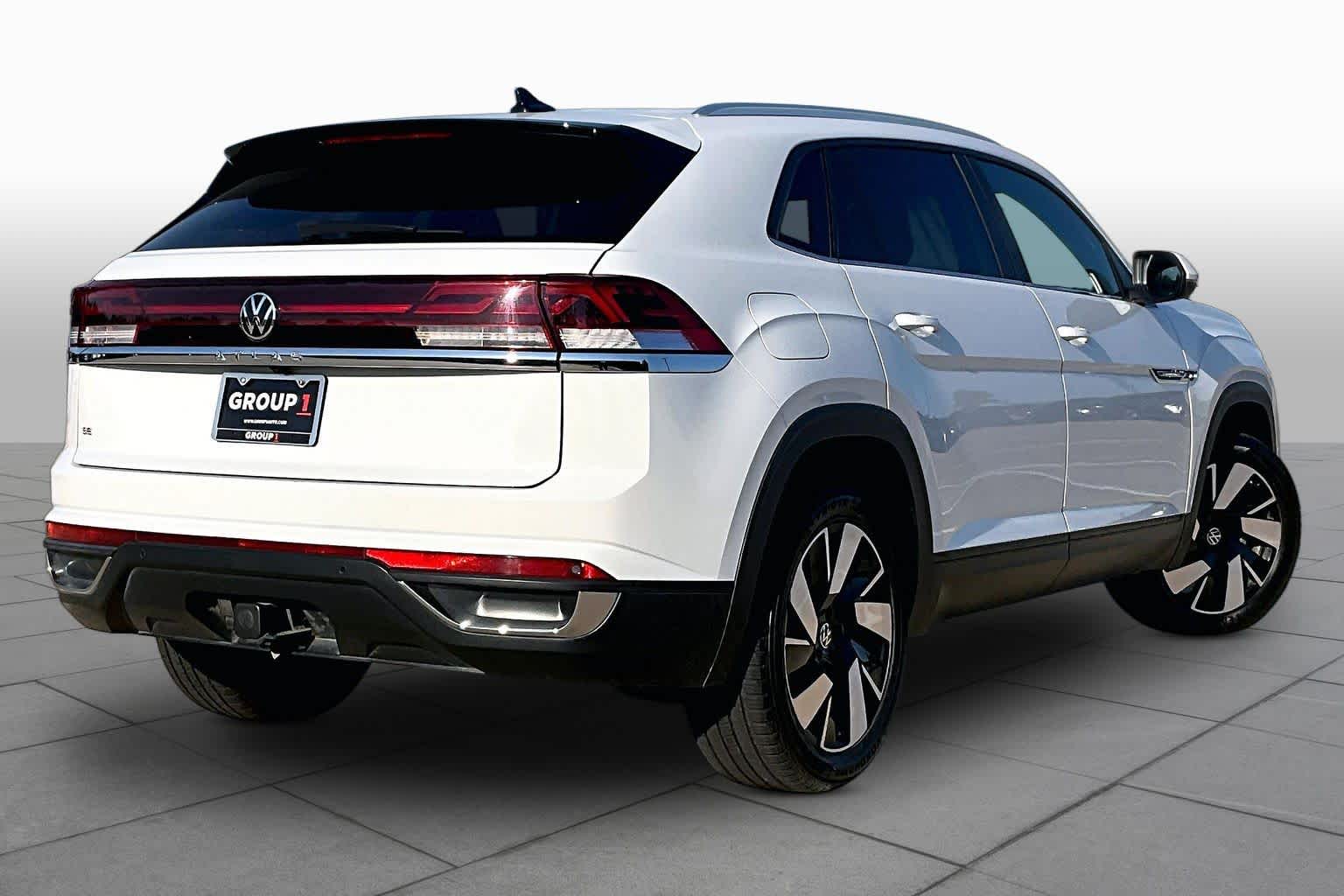 2024 Volkswagen Atlas Cross Sport photo 13 of 36