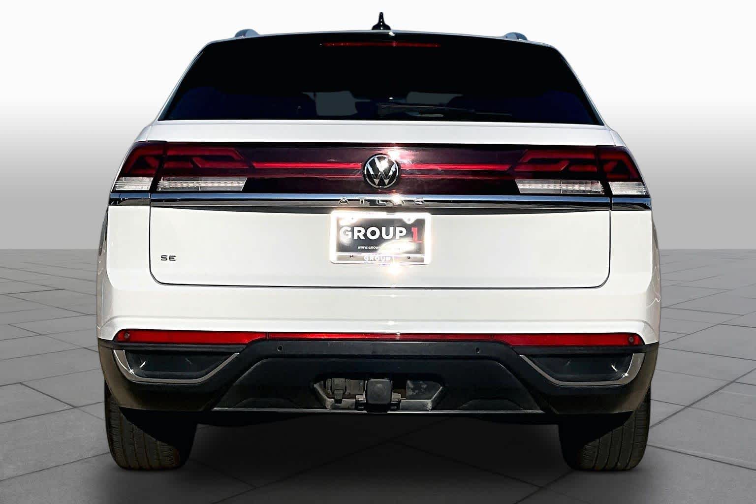 2024 Volkswagen Atlas Cross Sport photo 5 of 36