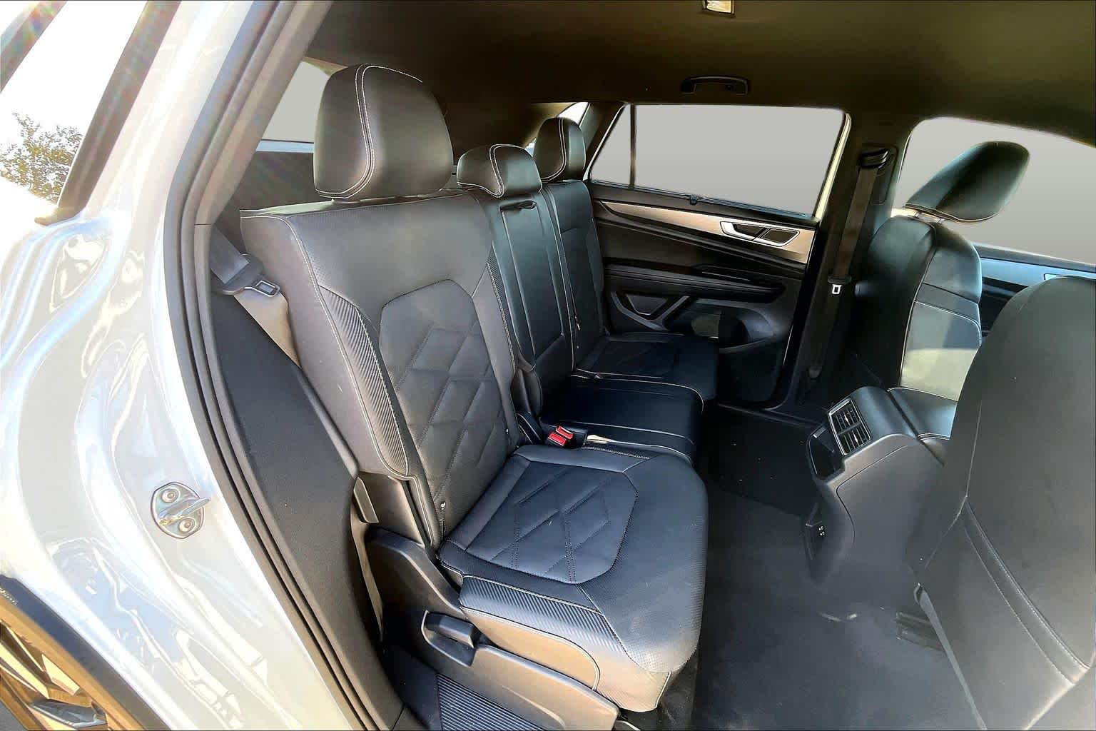2024 Volkswagen Atlas Cross Sport photo 19 of 36