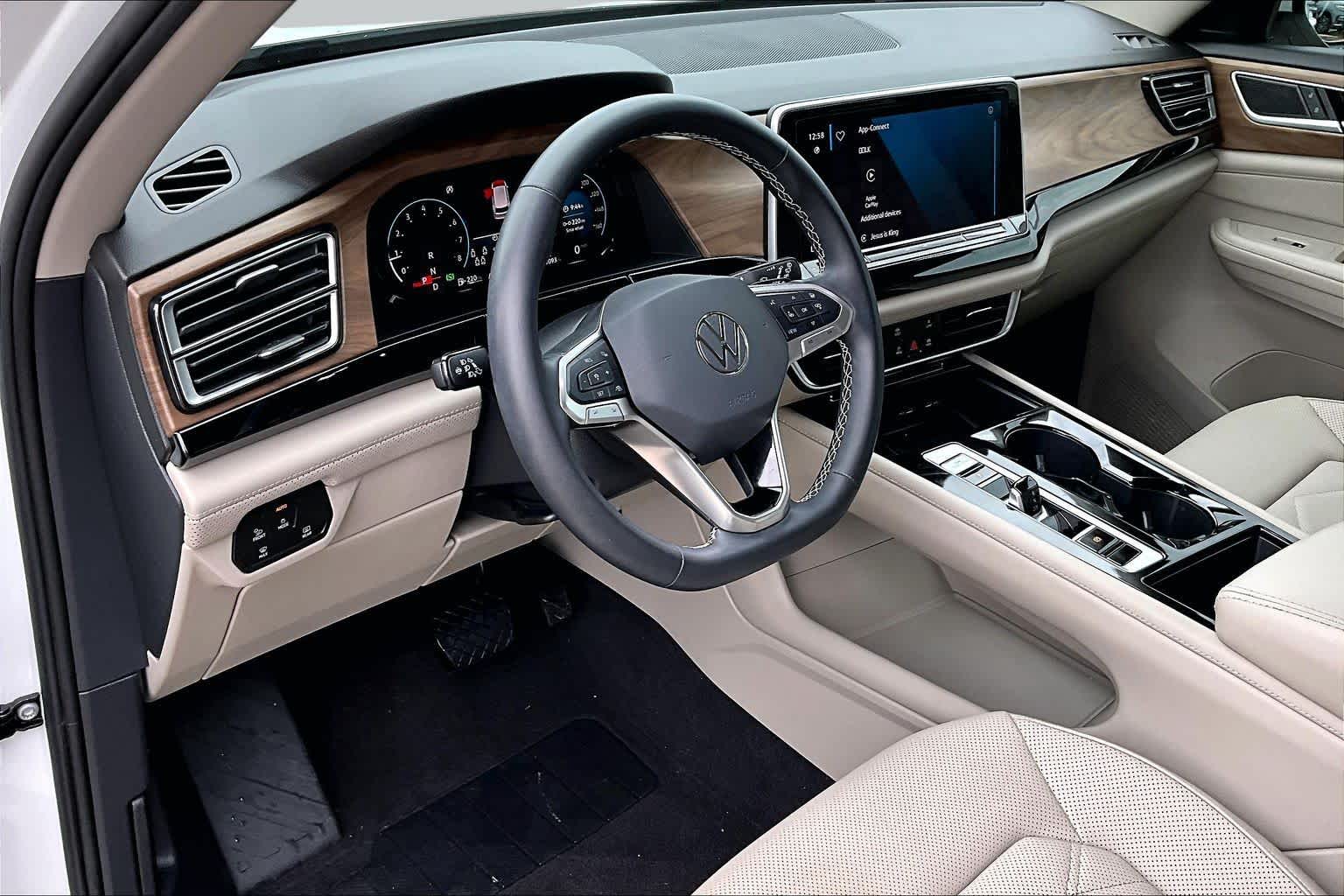 2024 Volkswagen Atlas 2.0T SE w/Technology Pure White at AutoNation USA Katy