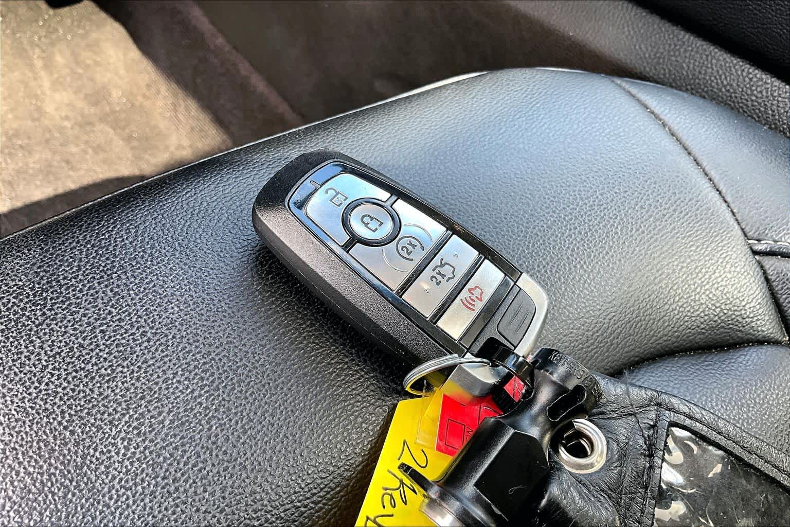 2019 Ford Edge photo 15 of 37