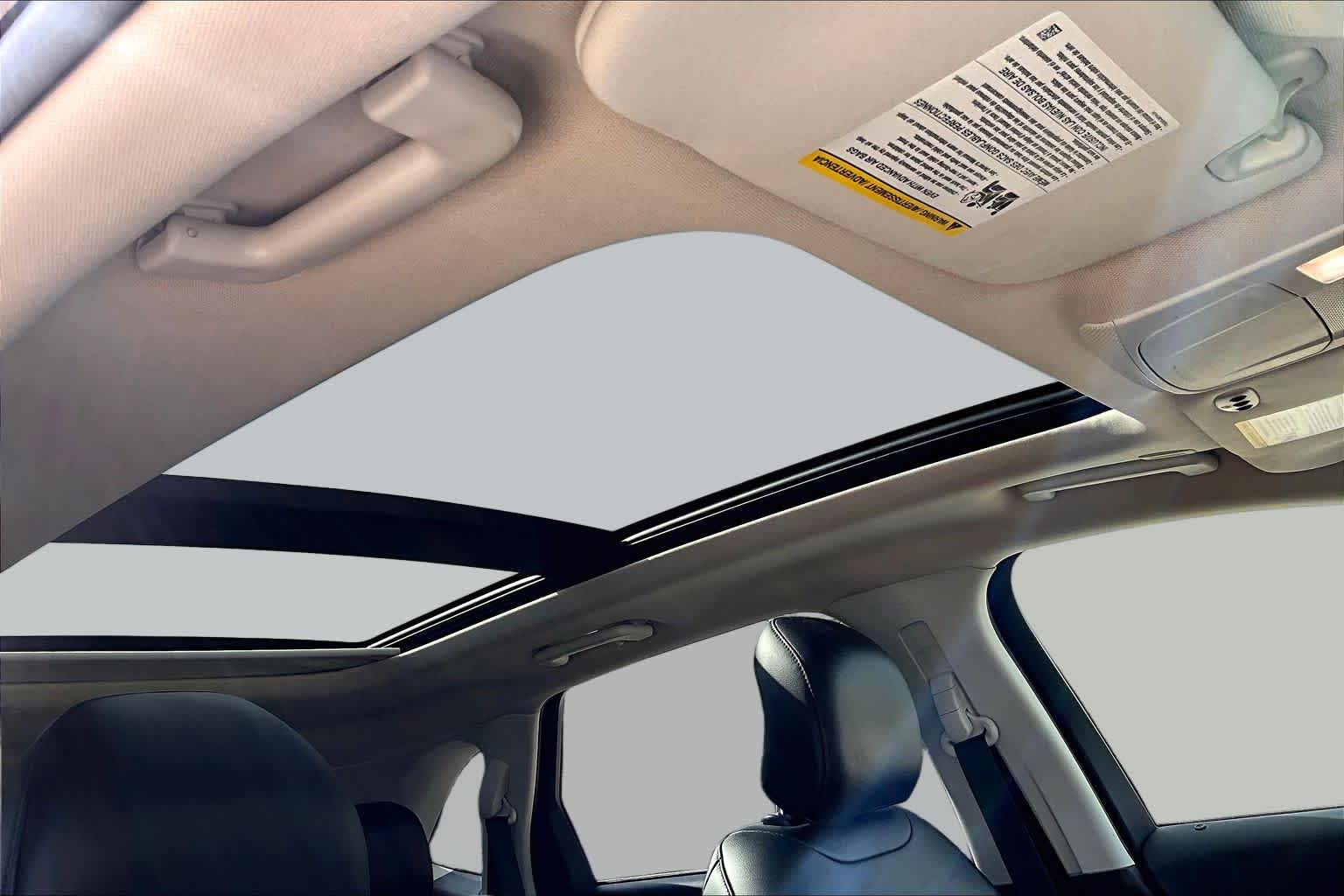 2019 Ford Edge photo 14 of 37