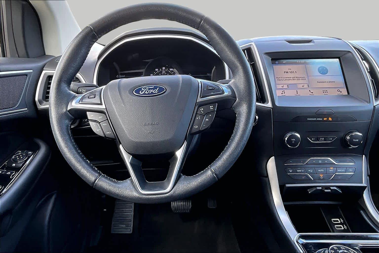 2019 Ford Edge photo 6 of 37