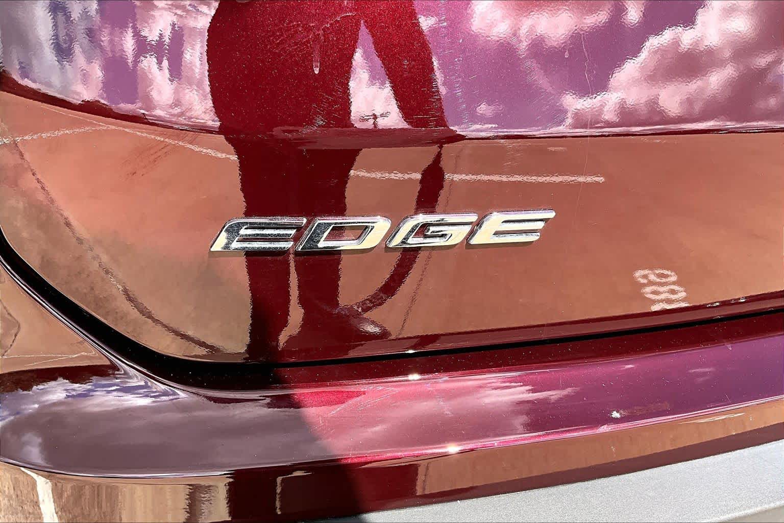 2019 Ford Edge photo 31 of 37