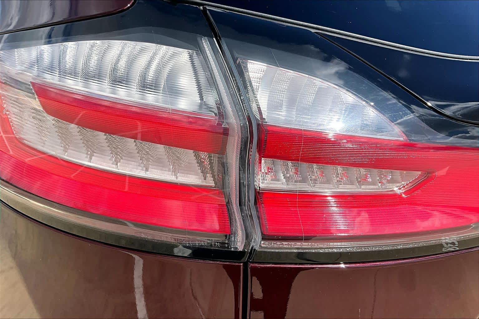 2019 Ford Edge photo 29 of 37