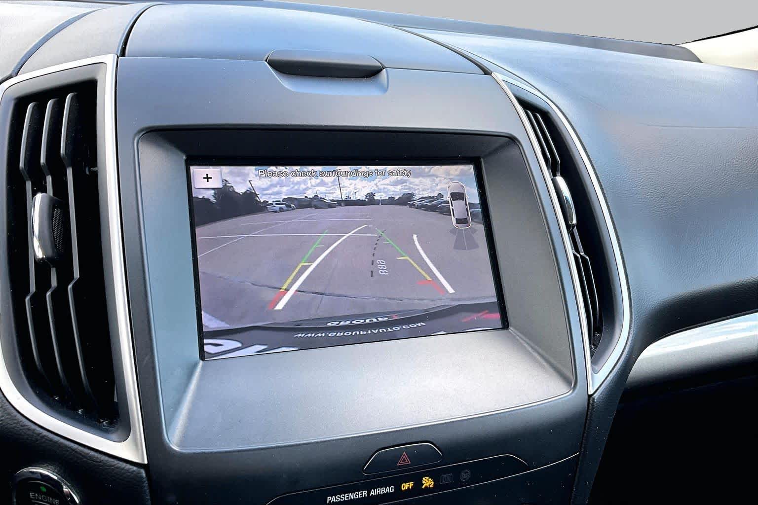 2019 Ford Edge photo 27 of 37