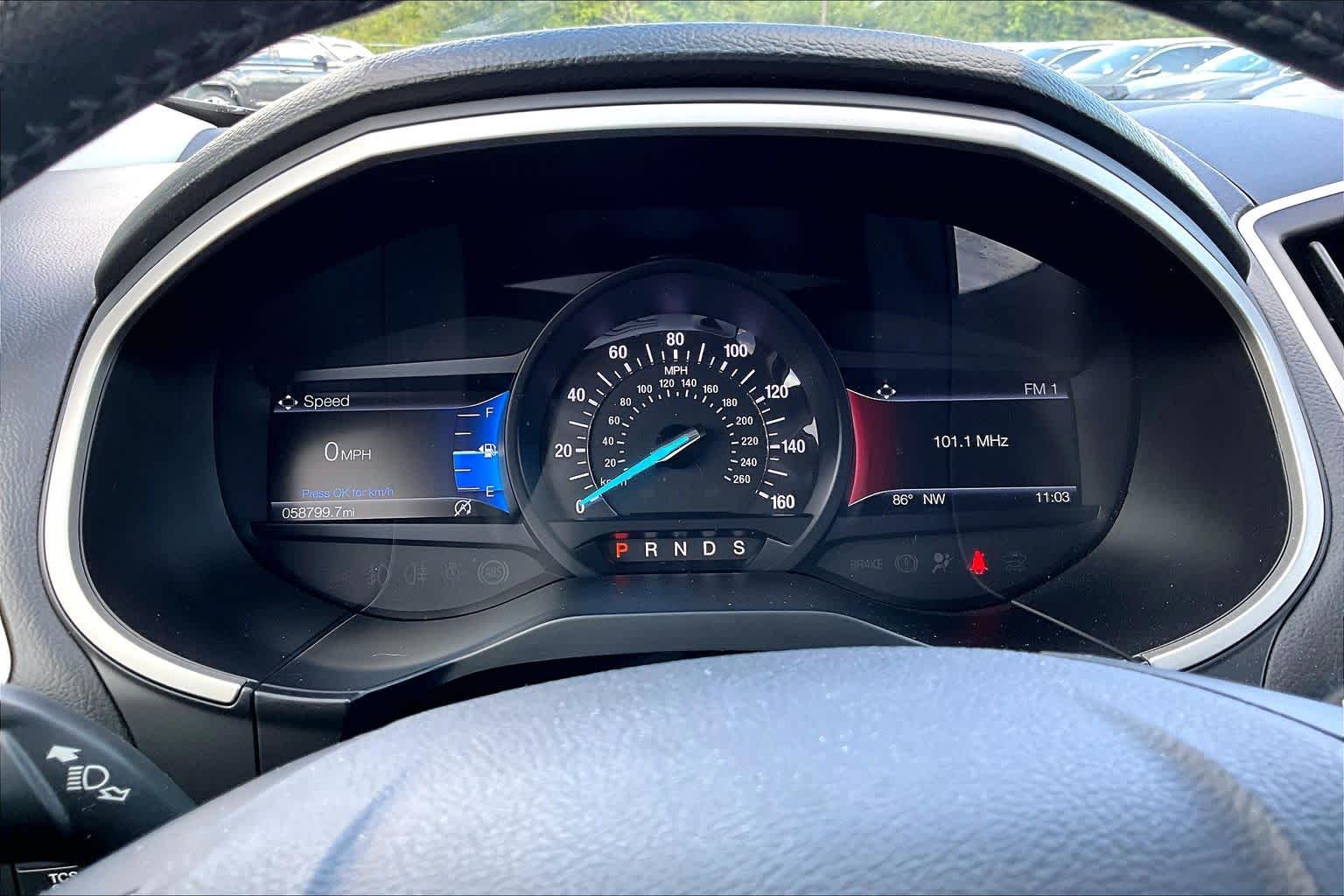 2019 Ford Edge photo 26 of 37