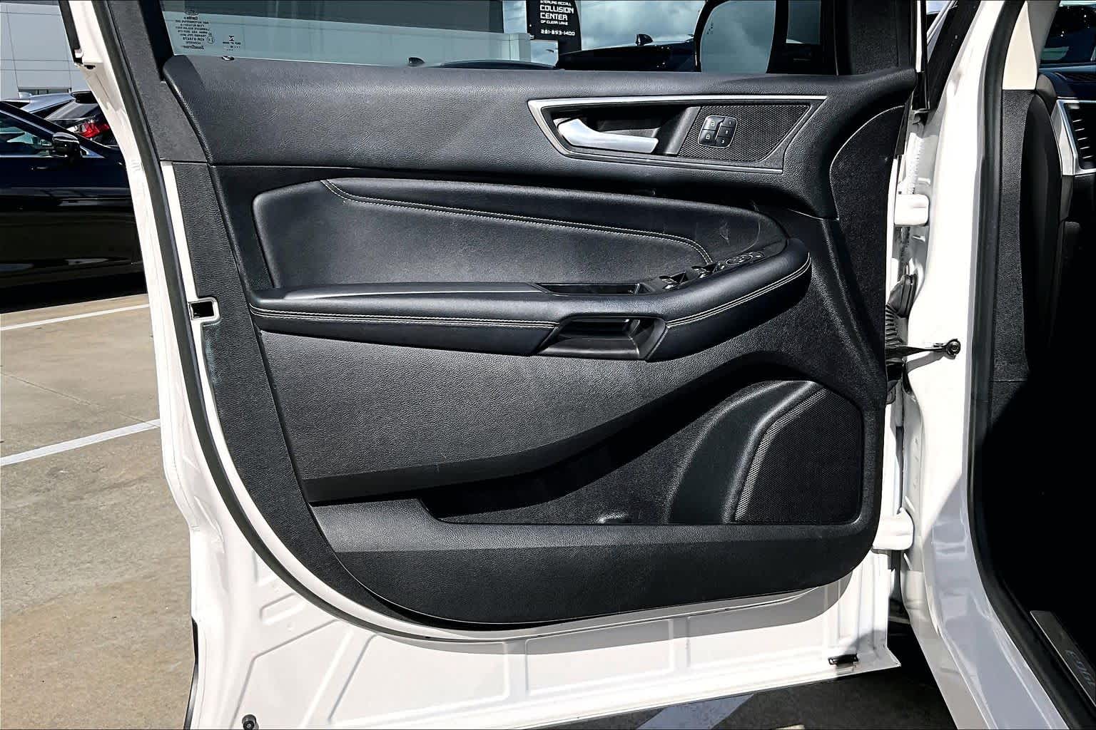 2016 Ford Edge Titanium White Platinum Metallic Tri-Coat at Tomball Ford