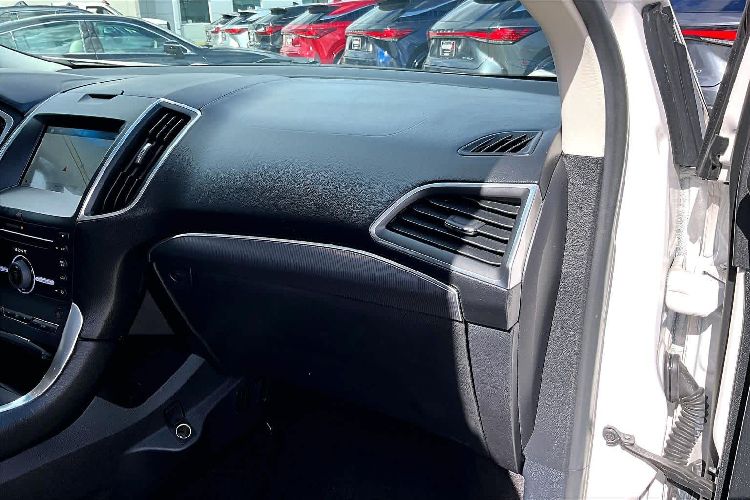 2016 Ford Edge Titanium White Platinum Metallic Tri-Coat at Tomball Ford