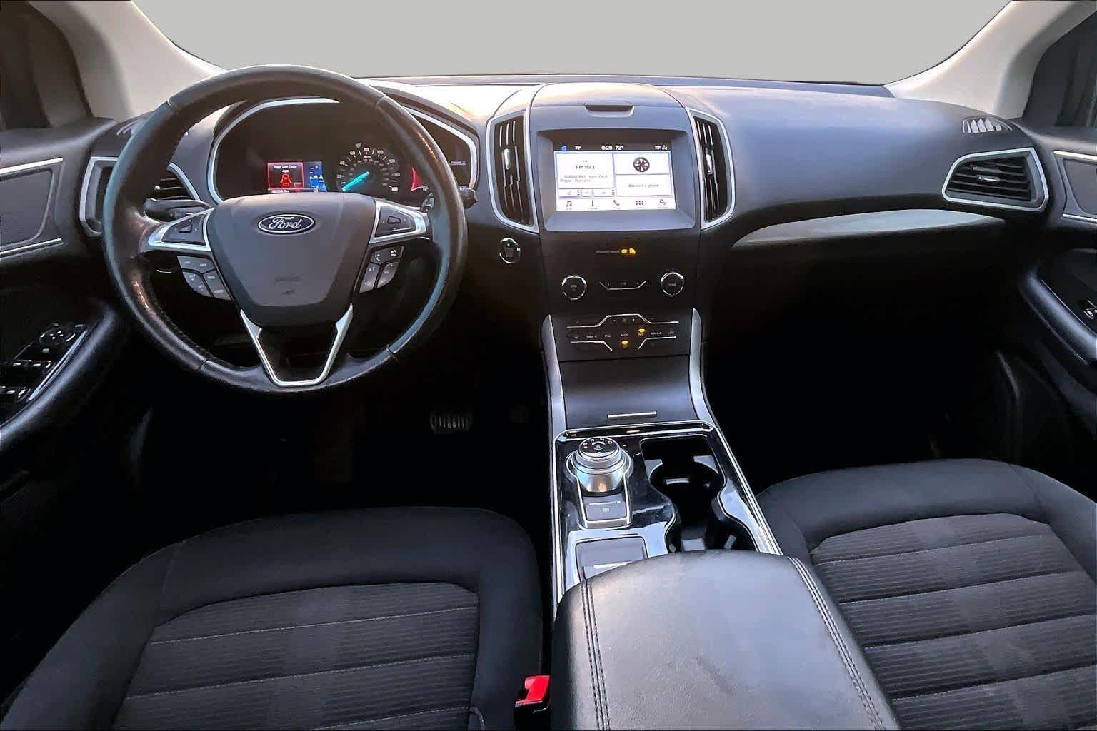 2019 Ford Edge photo 14 of 35
