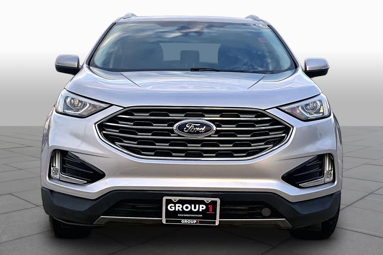 2019 Ford Edge photo 4 of 35