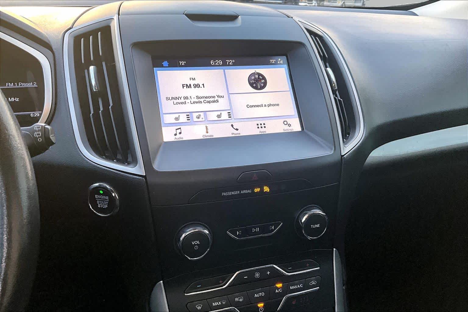 2019 Ford Edge photo 7 of 35