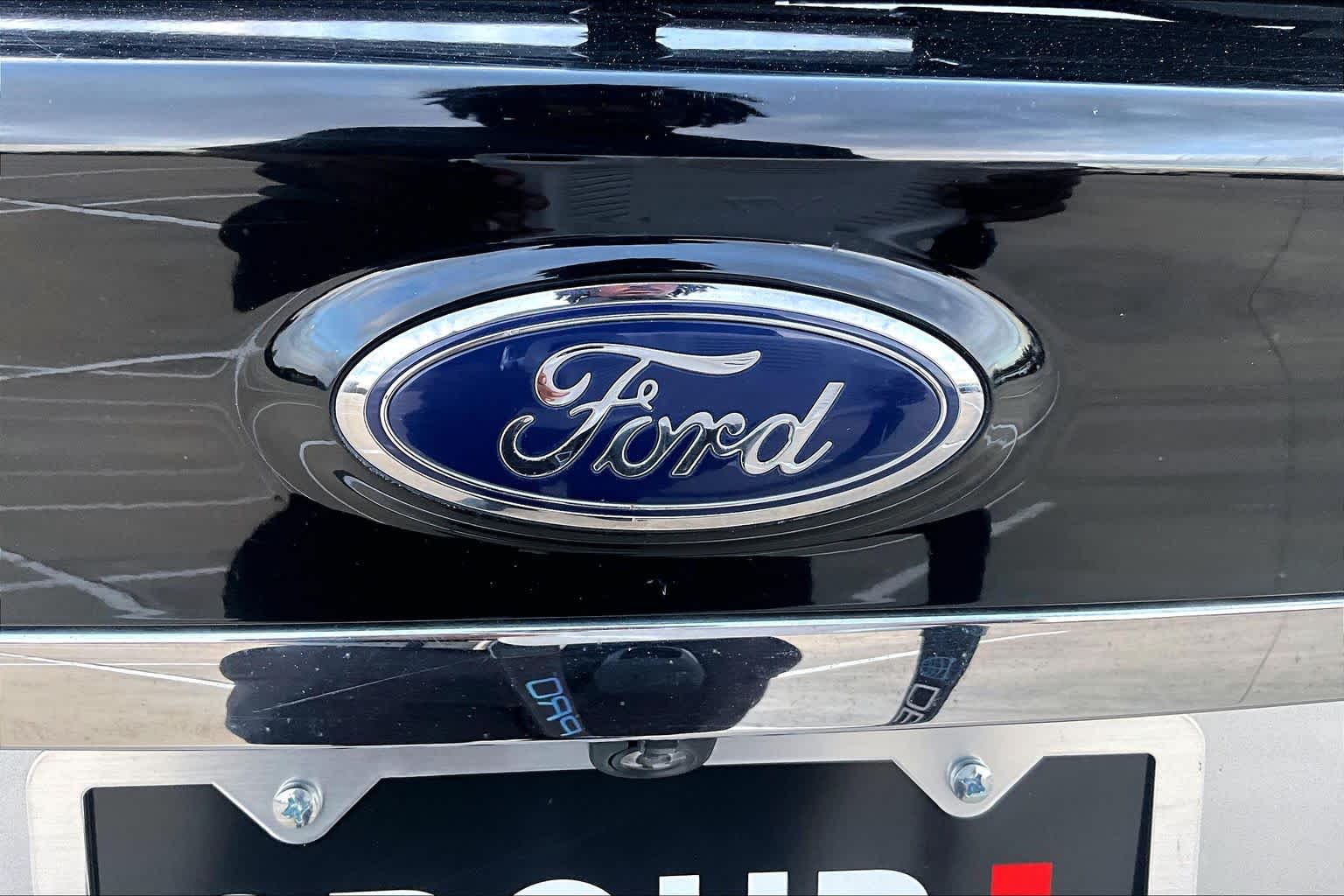 2019 Ford Edge photo 29 of 35