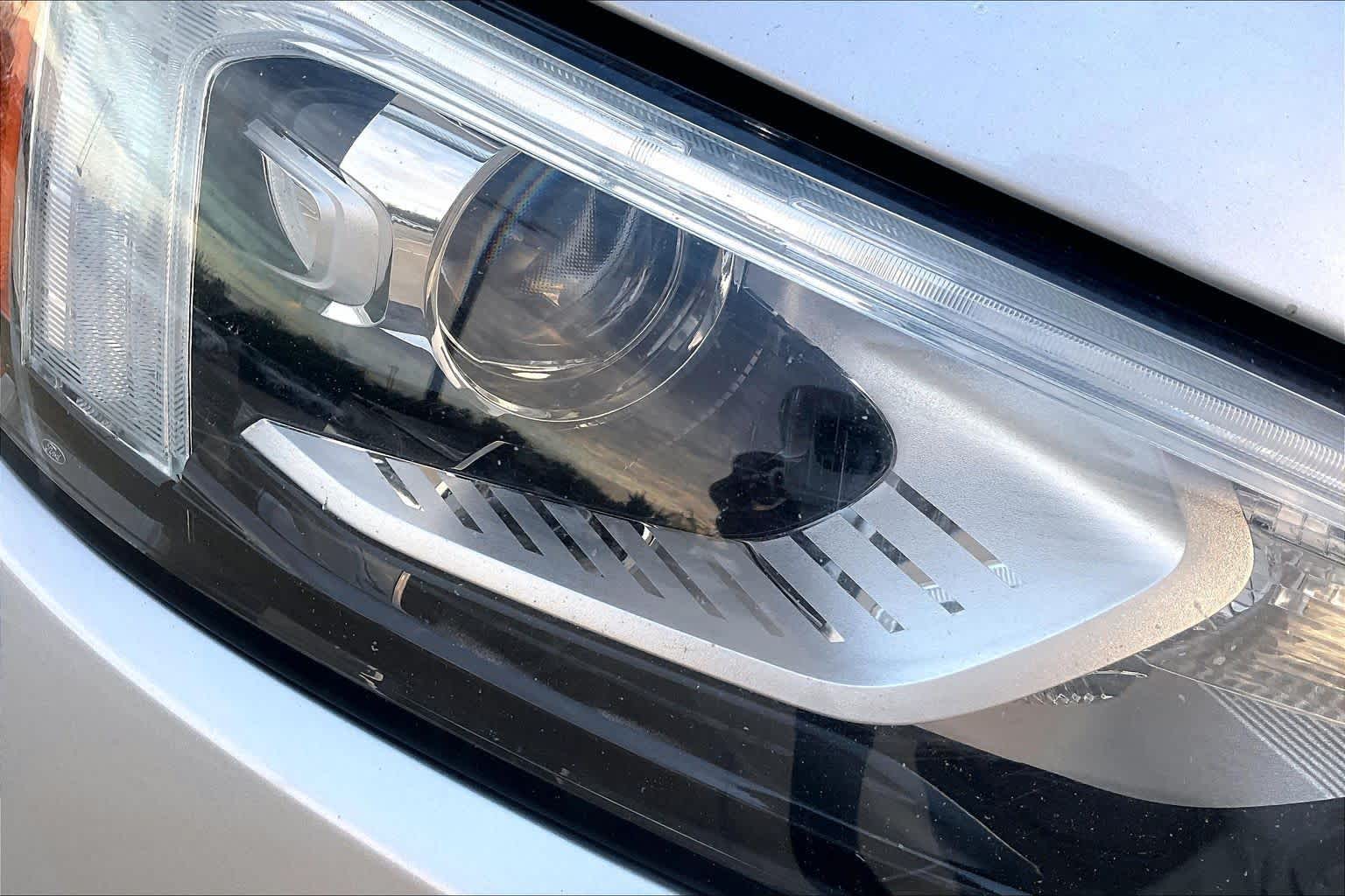 2019 Ford Edge photo 26 of 35