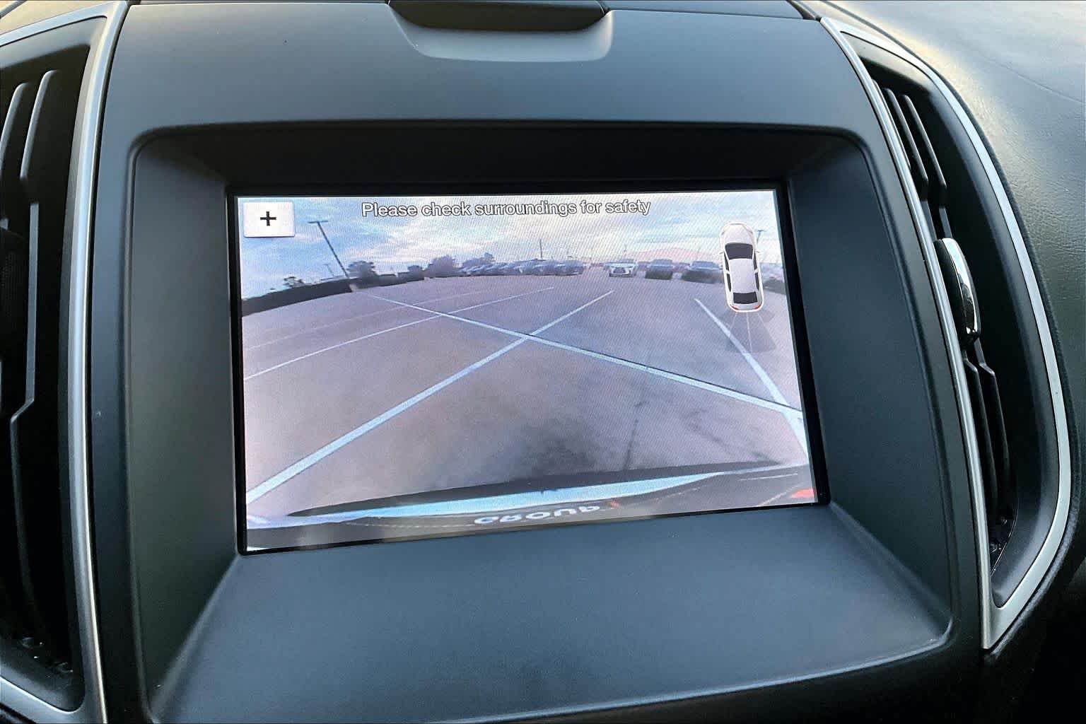 2019 Ford Edge photo 25 of 35