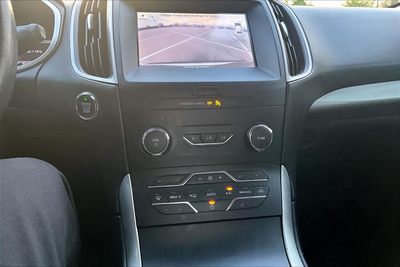 2019 Ford Edge photo 32 of 35