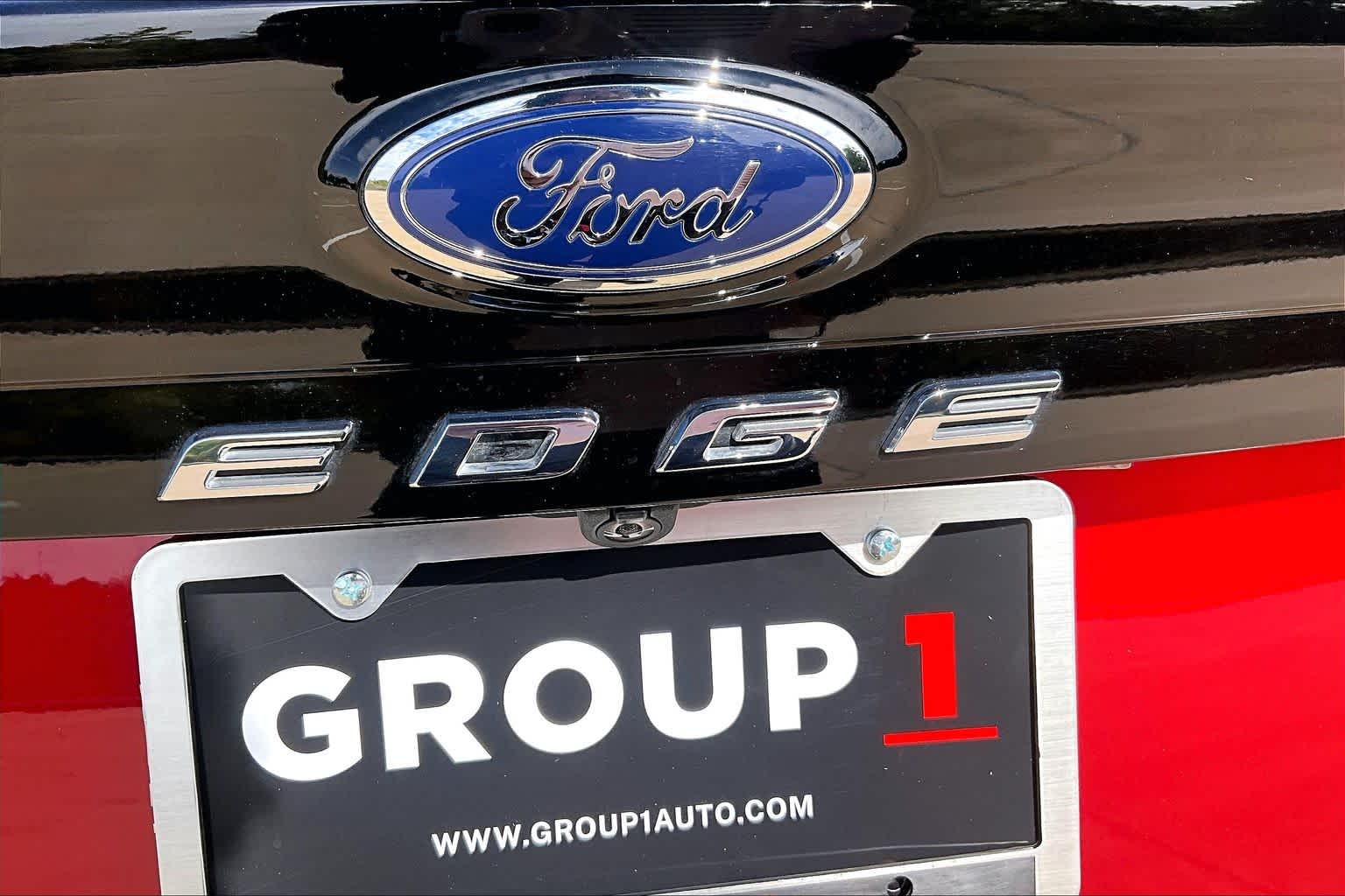 2022 Ford Edge photo 10 of 36